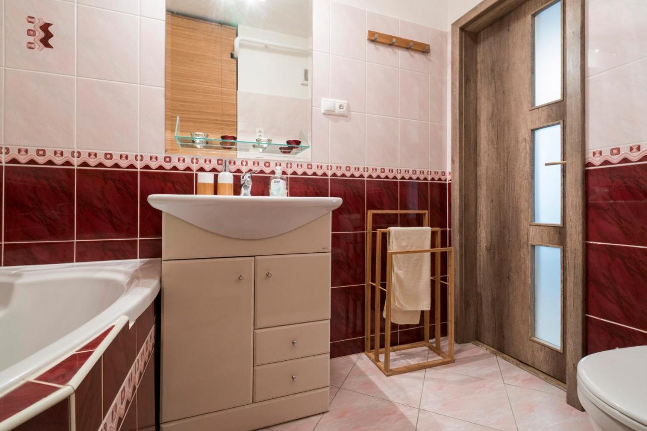 Stylish Centrally Located 1Br Apartment With Parking Bratislava Dış mekan fotoğraf